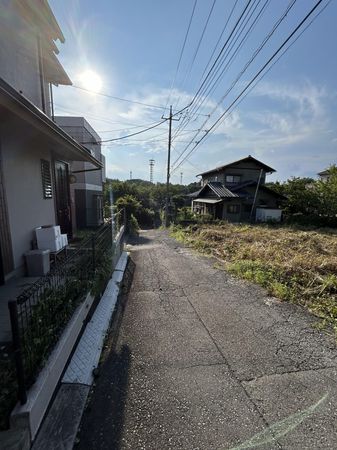 前面道路含む外観