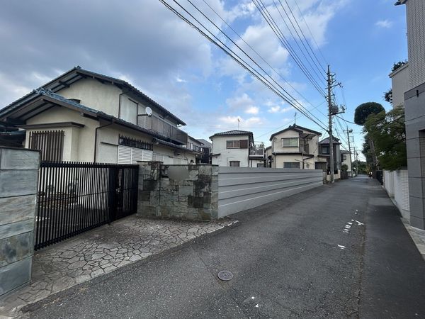 前面道路含む外観