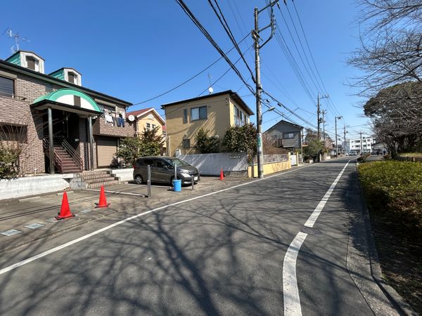 前面道路含む外観