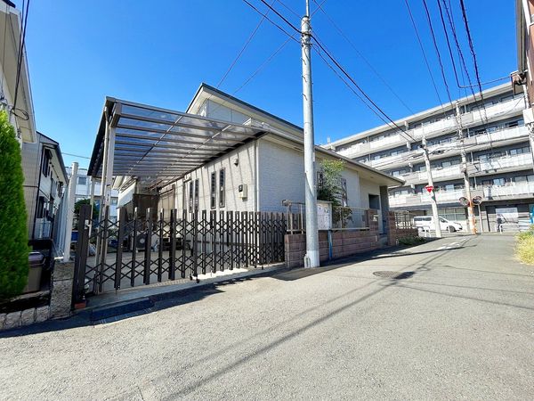 小金井市東町5丁目 戸建 前面道路含む外観 前面道路含む外観