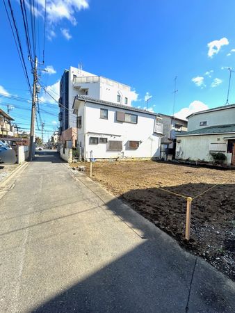 小金井市貫井北町3丁目 新築戸建 前面道路含む外観 小金井市貫井北町3丁目 新築戸建 前面道路含む外観
