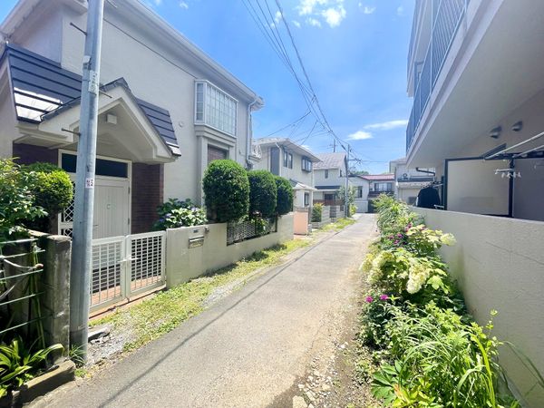 小金井市貫井北町5丁目 戸建 前面道路含む外観 小金井市貫井北町5丁目 戸建 前面道路含む外観