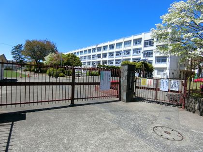 メルローズスクエア武蔵小金井 小金井市立小金井第二小学校(約700m) 小金井市立小金井第二小学校(約700m)