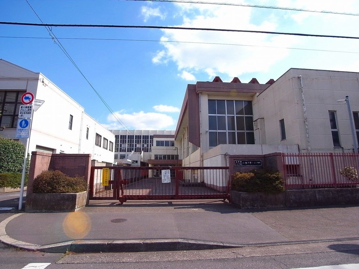 メルローズスクエア武蔵小金井 小金井市立小金井第一中学校(約970m) 小金井市立小金井第一中学校(約970m)