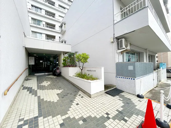 マンション全体のエントランス