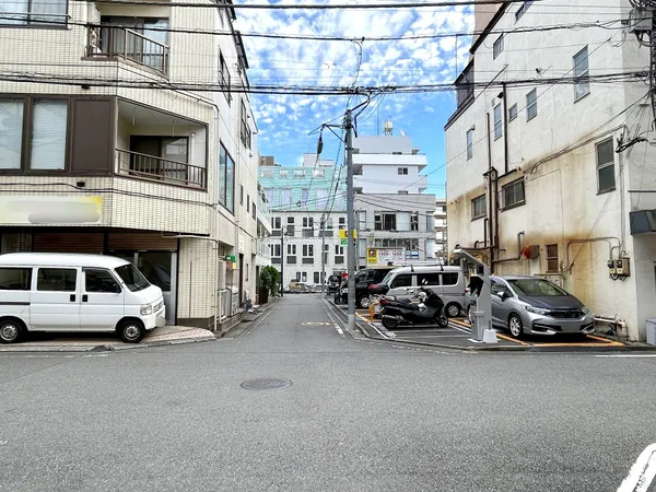 前面道路含む外観