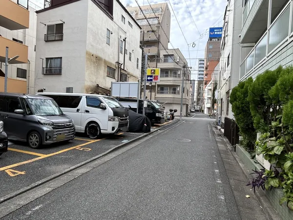 前面道路含む外観