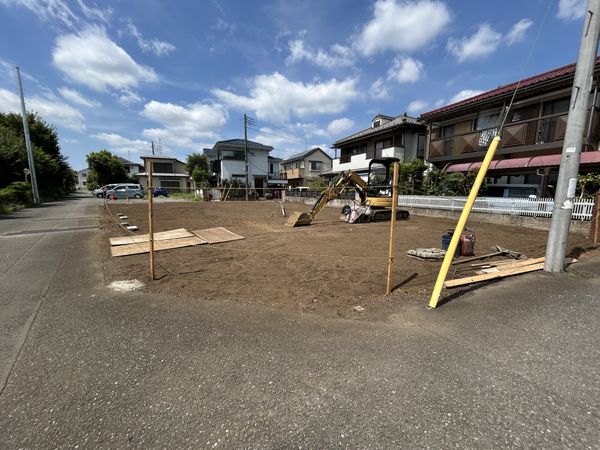 前面道路含む外観