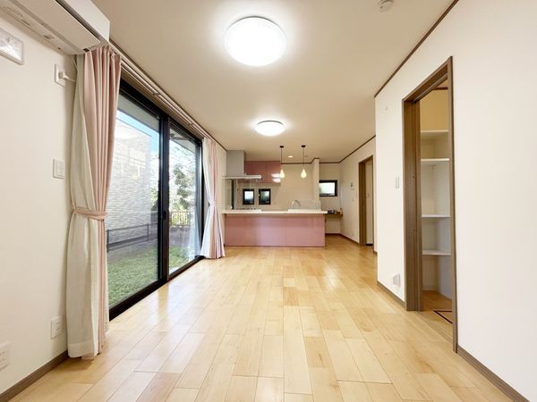 小平市仲町 戸建 リビング