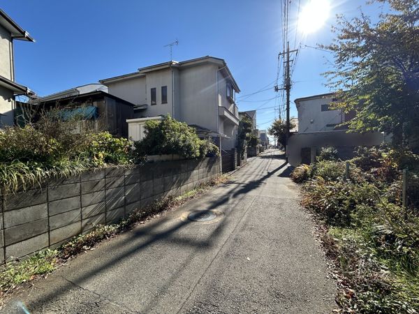 前面道路含む外観