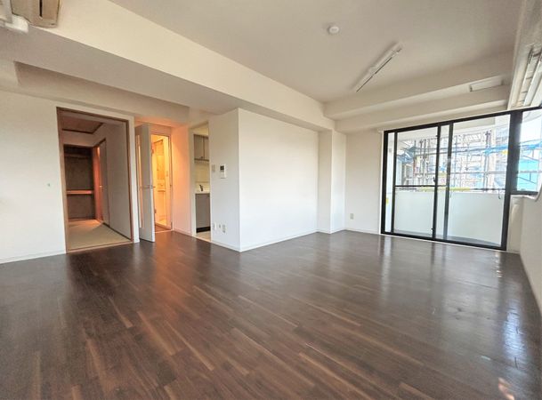 ロイヤル多摩蘭坂ハイツ リビング