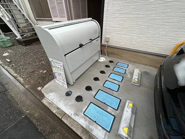 ダストボックス