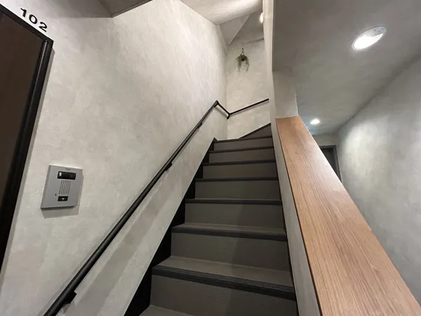 内階段１～２階