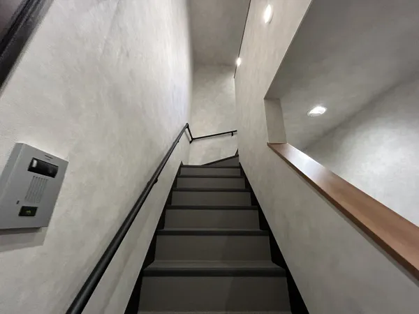 内階段２～３階