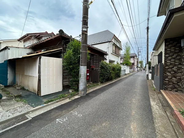 前面道路を含む外観