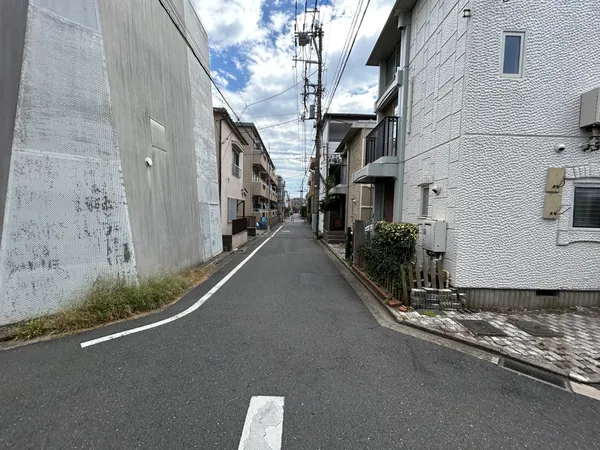 北側前面道路