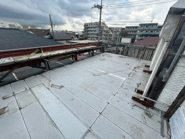 屋上のバルコニー