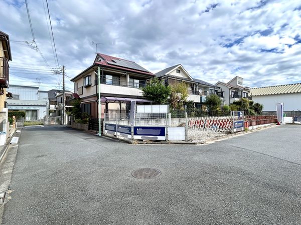 三鷹市上連雀9丁目 新築戸建 1号棟 前面道路含む外観