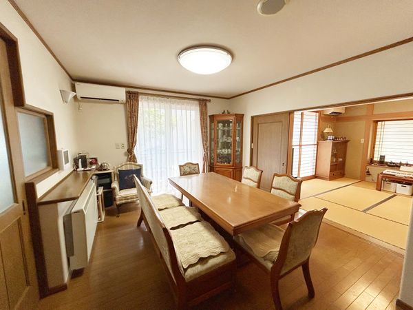 武蔵野市吉祥寺北町1丁目戸建 リビング