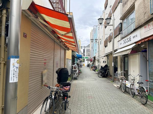前面道路含む外観