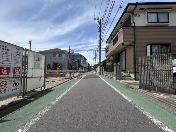 三鷹市上連雀6丁目1号棟 前面道路含む外観 三鷹市上連雀6丁目1号棟 前面道路含む外観