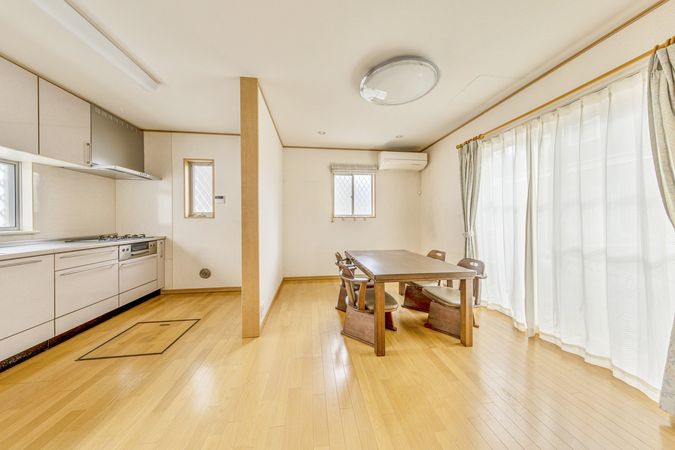 新座市畑中二丁目 中古戸建 リビング 新座市畑中二丁目 中古戸建 リビング