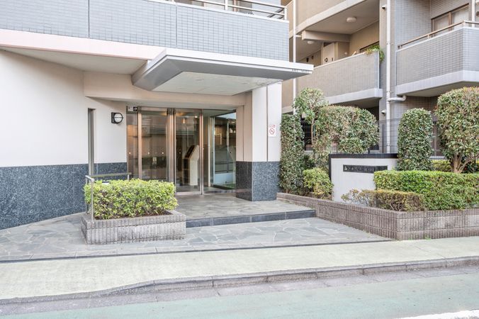 アールヴェール三鷹下連雀 エントランス