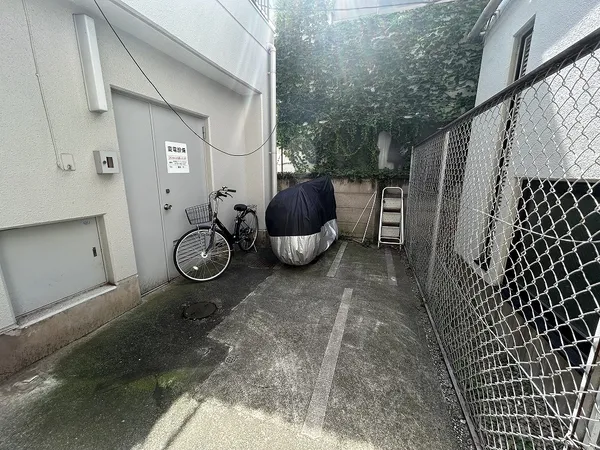 バイク置き場