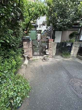 前面道路含む外観