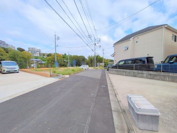 稲城市若葉台1丁目 土地1区画 前面道路含む外観 稲城市若葉台1丁目 土地1区画 前面道路含む外観