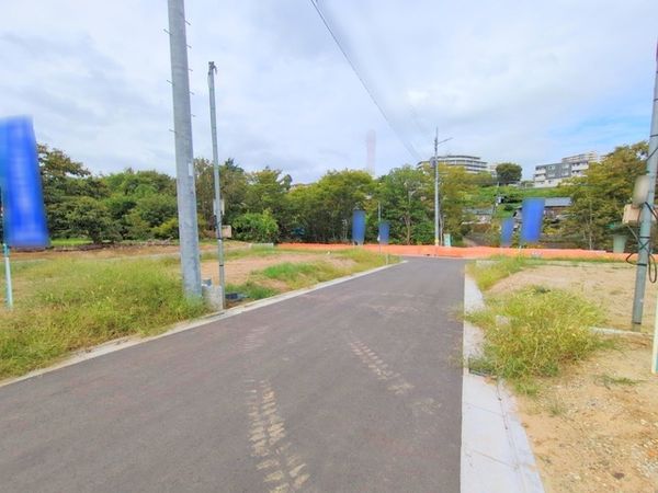 稲城市若葉台1丁目 土地2区画 前面道路含む外観 稲城市若葉台1丁目 土地2区画 前面道路含む外観