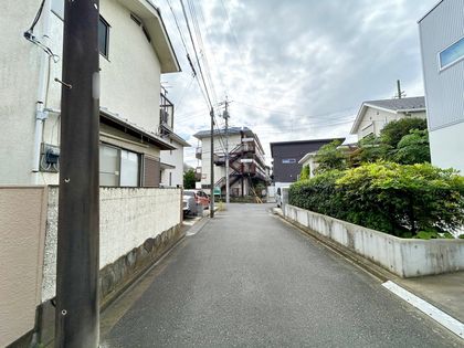 前面道路含む外観