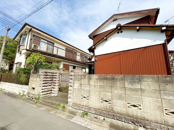 前面道路含む外観