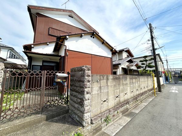 調布市深大寺元町3丁目古家付き土地 前面道路含む外観