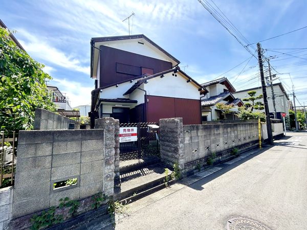 調布市深大寺元町3丁目古家付き土地 前面道路含む外観 調布市深大寺元町3丁目古家付き土地 前面道路含む外観