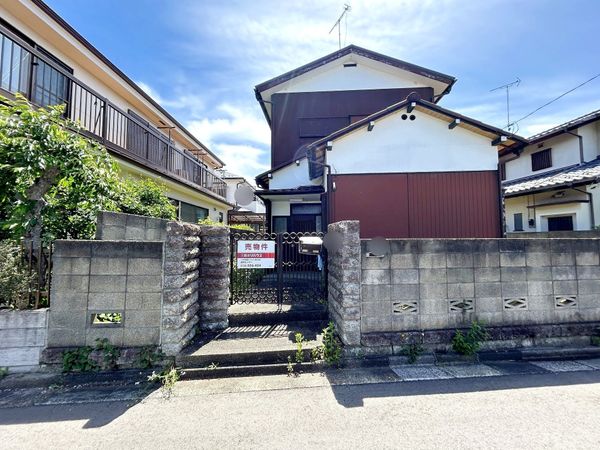 調布市深大寺元町3丁目古家付き土地 前面道路含む外観 調布市深大寺元町3丁目古家付き土地 前面道路含む外観