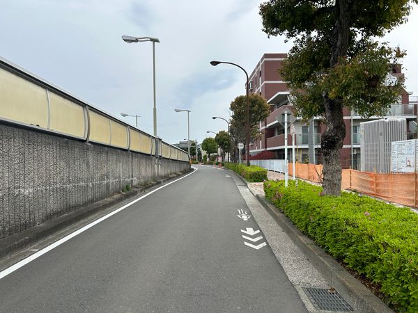 稲城市押立 土地1区画 前面道路含む外観 稲城市押立 土地1区画 前面道路含む外観
