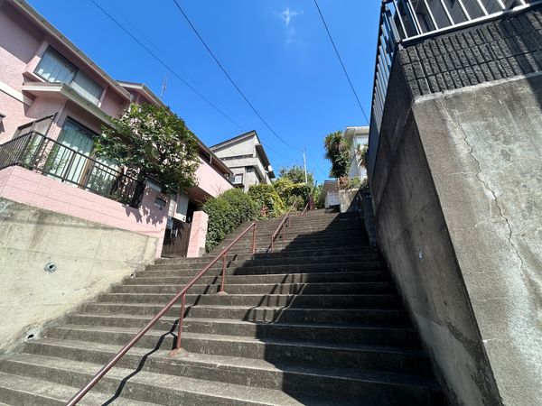 前面道路含む外観
