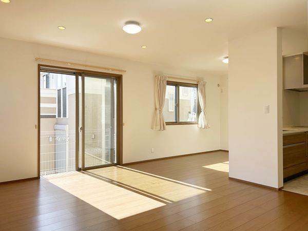 川崎市宮前区平3丁目戸建 リビング