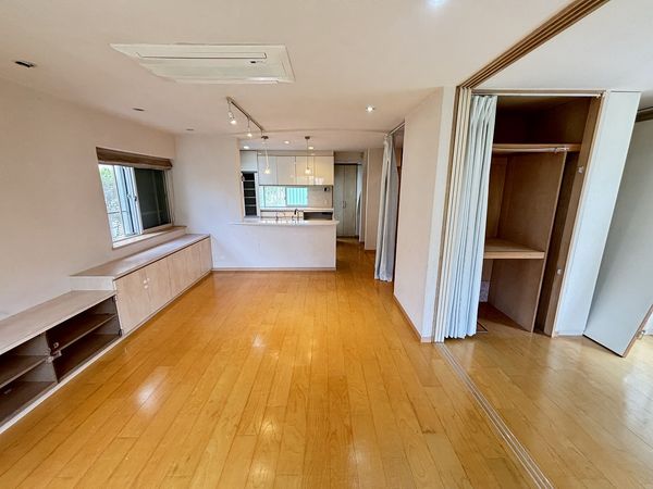 稲城市東長沼 戸建 リビング 稲城市東長沼 戸建 リビング