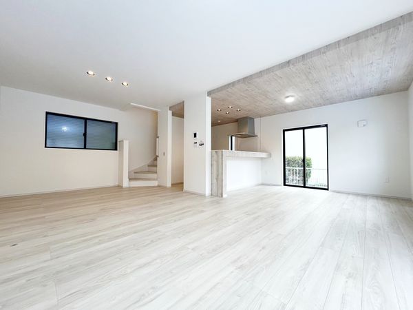 多摩市聖ヶ丘2丁目 新築戸建 リビング 多摩市聖ヶ丘2丁目 新築戸建 リビング