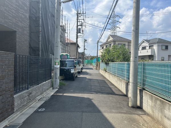 前面道路含む外観