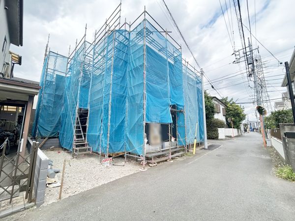 前面道路含む外観