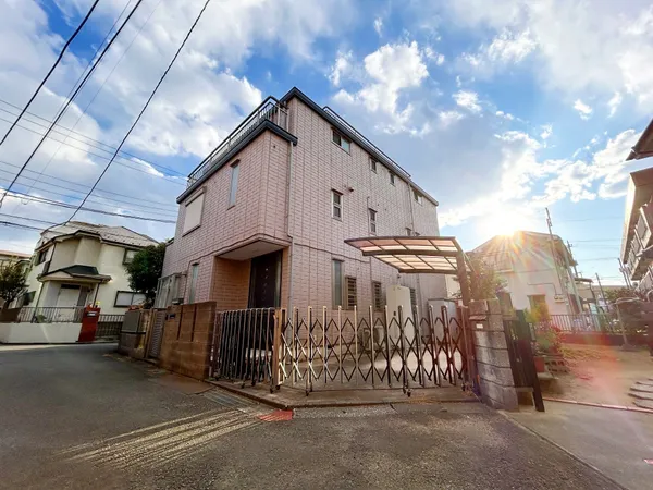 前面道路含む外観