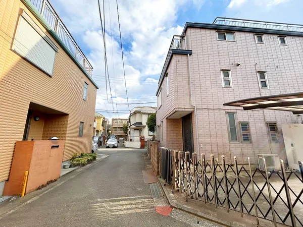 前面道路含む外観