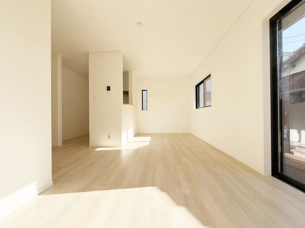 調布市下石原1丁目新築戸建 リビング