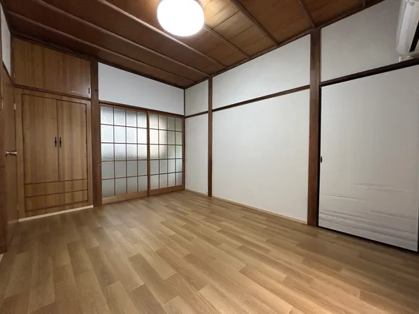 ２階　洋室