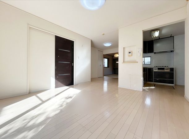 調布市下石原3丁目戸建 リビング