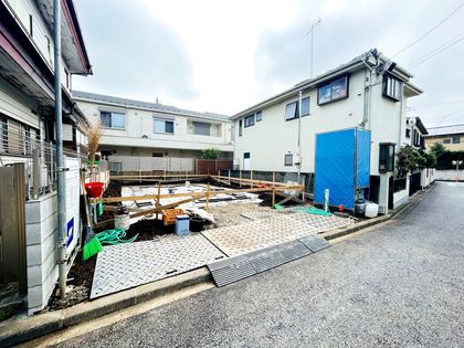 狛江市中和泉5丁目新築戸建 前面道路含む外観