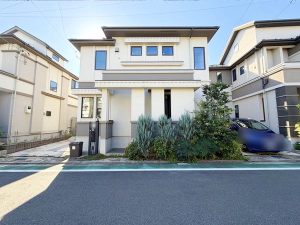 前面道路含む外観